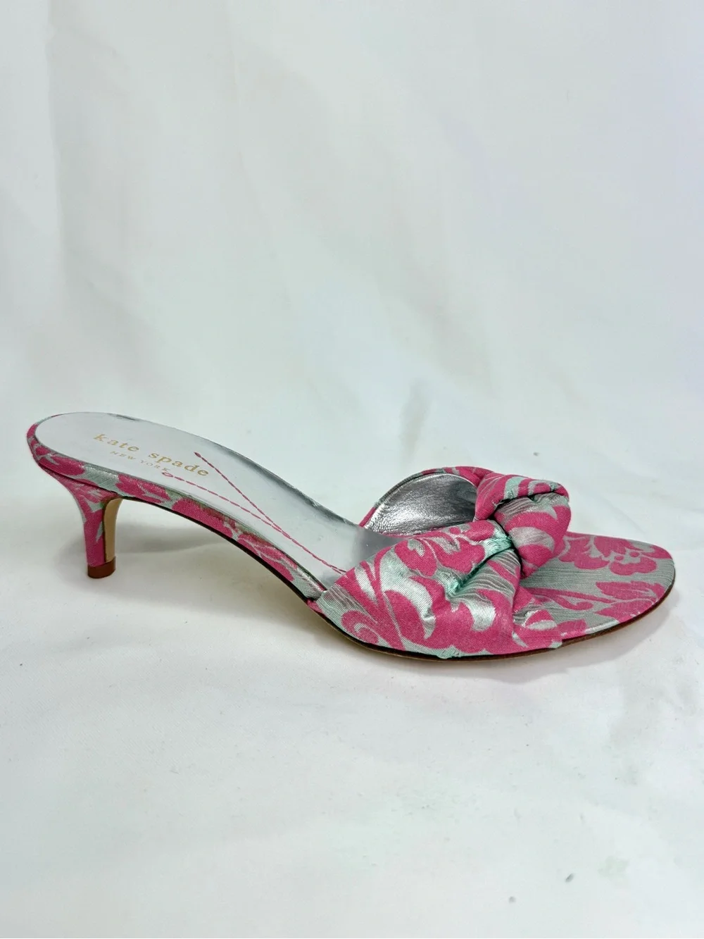 Kate Spade NY Kitten Heel Mules Pink Silver Floral Brocade Knot Sandal 7 B Italy